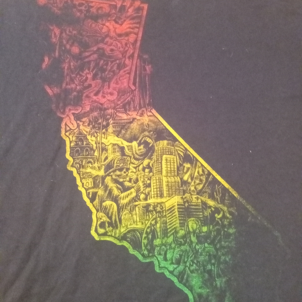 Gildan Black and Red Short Sleeve Tee with California Graphic